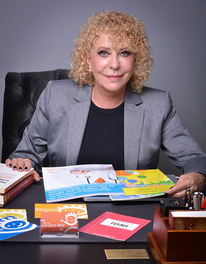 Mtra. María Elena Frade ✟